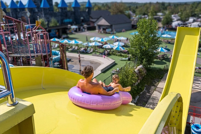 parc aquatique atlantide-glissade d'eau-boomerang