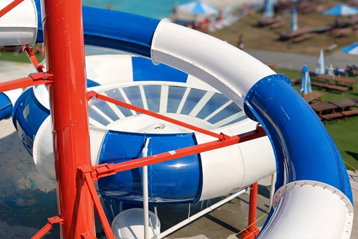 parc aquatique atlantide-glissade d'eau-tornade